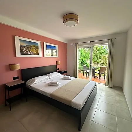 Hotel 8 Islas
